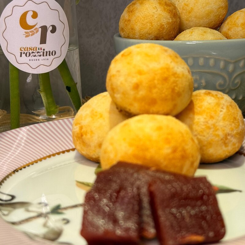 Pão de queijo artesanal recheado
